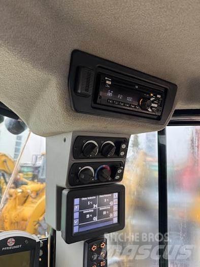 CAT 966M Wheel loaders