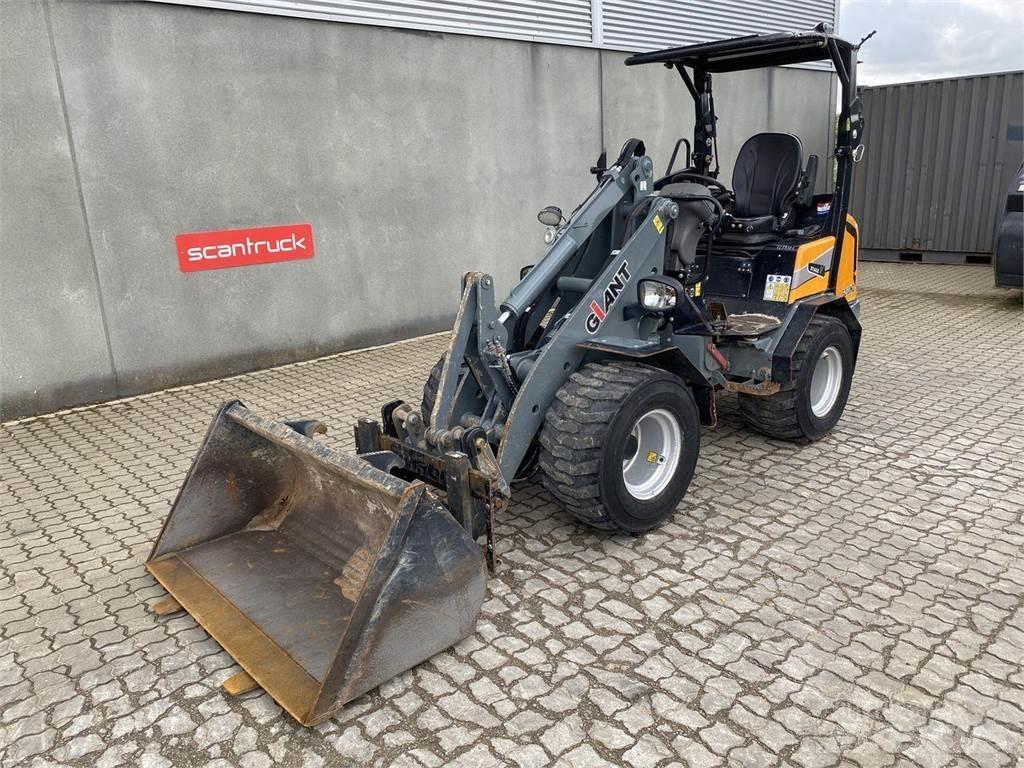 GiANT G2500HD Multi-purpose loaders