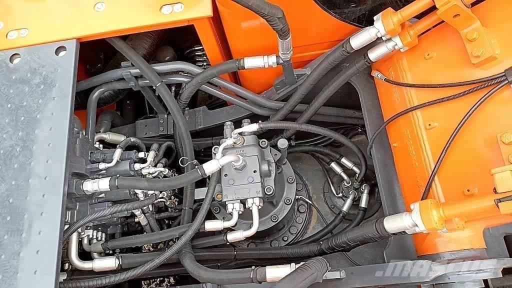 Doosan 225 LC-9 Crawler excavators