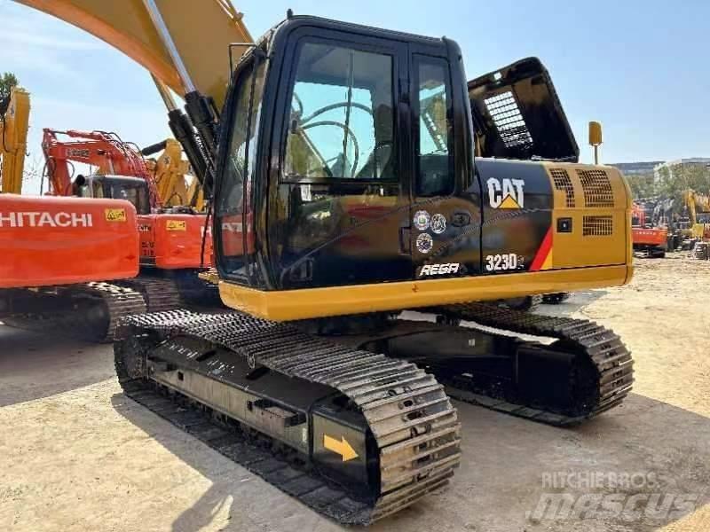 CAT 323 D Crawler excavators