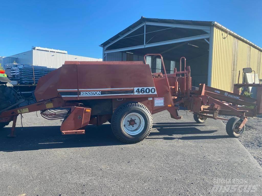 Hesston 4600 Square balers