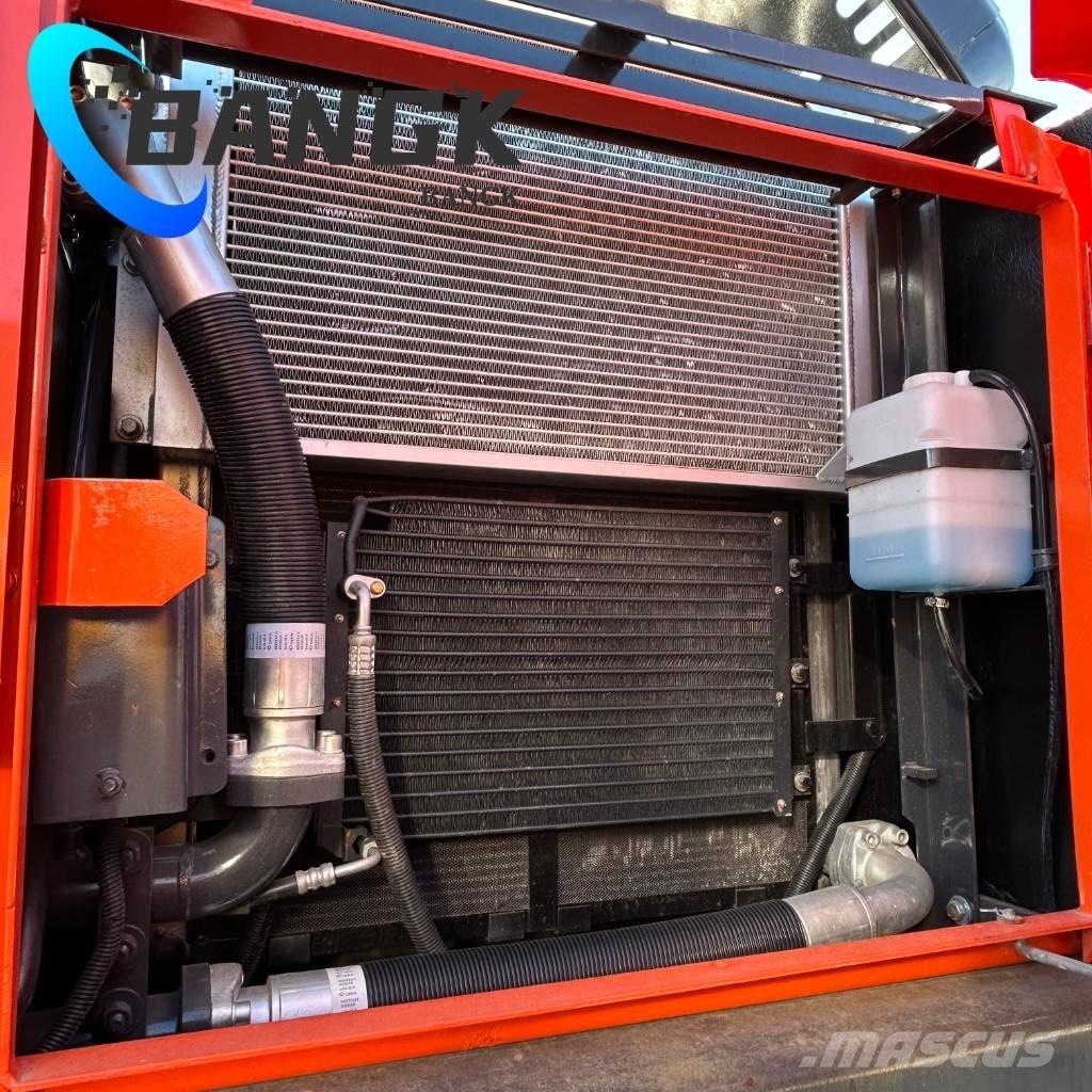 Doosan DX225LCA Crawler excavators