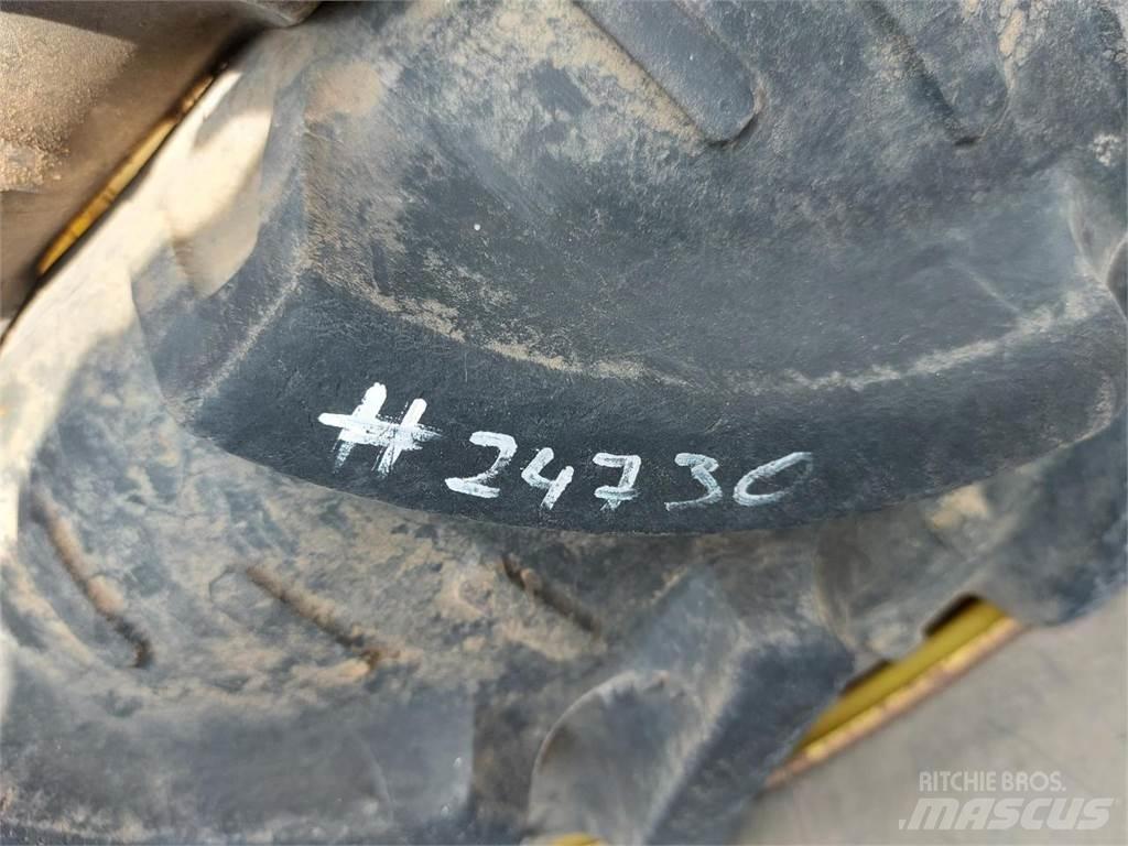 Kleber 270/95R32 Tyres, wheels and rims