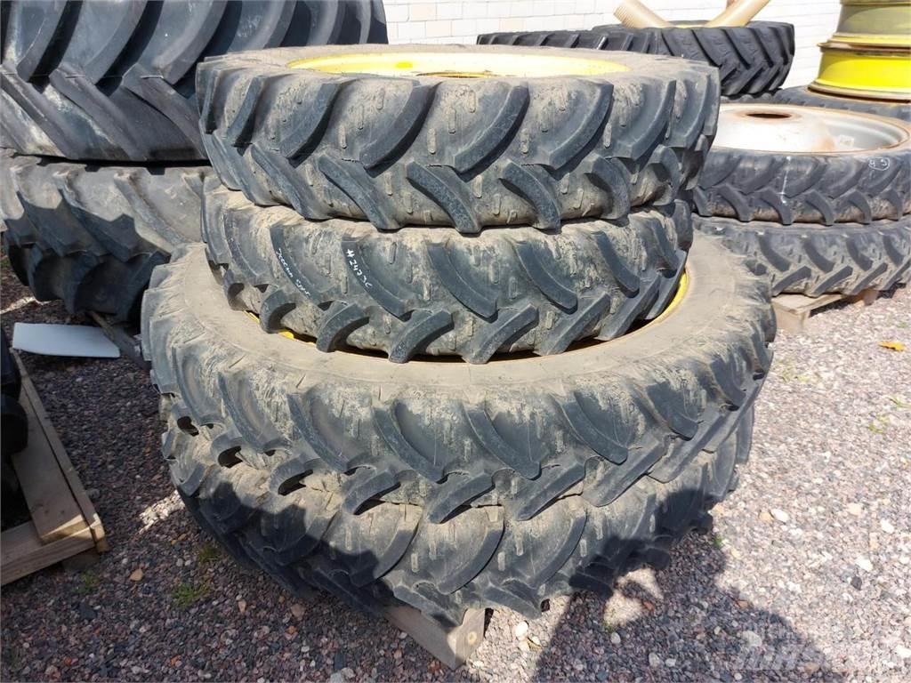 Kleber 270/95R32 Tyres, wheels and rims