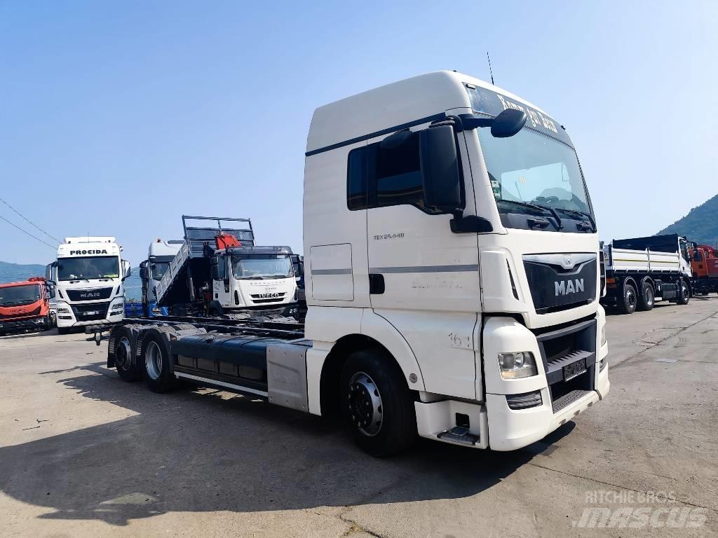 MAN TGX 26.440 Beavertail Flatbed / winch trucks
