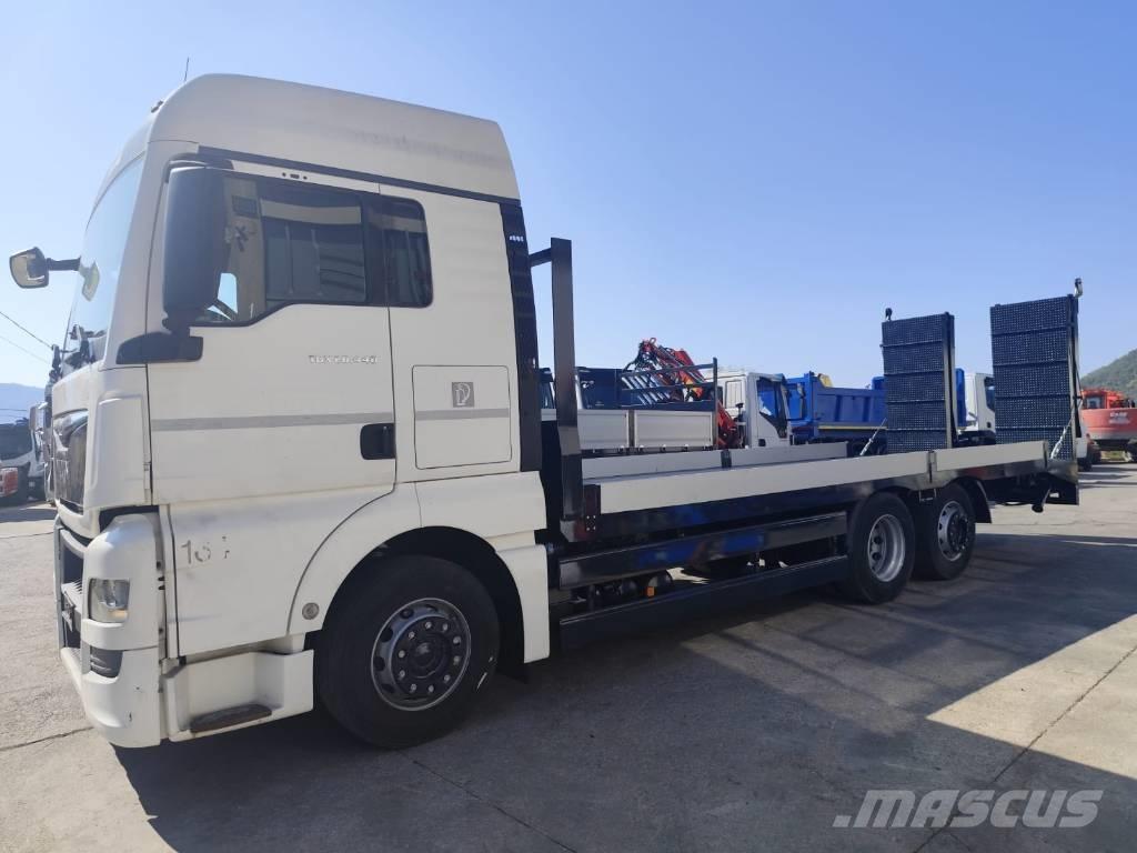 MAN TGX 26.440 Beavertail Flatbed / winch trucks