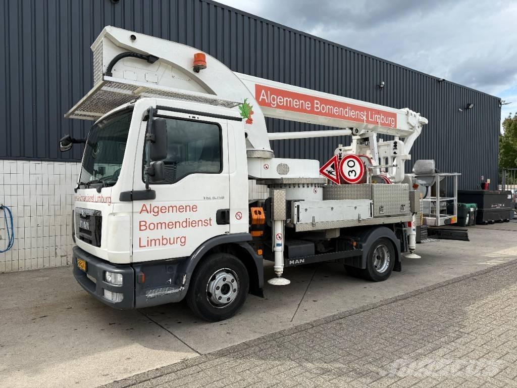 Palfinger P 300 KS Truck mounted platforms