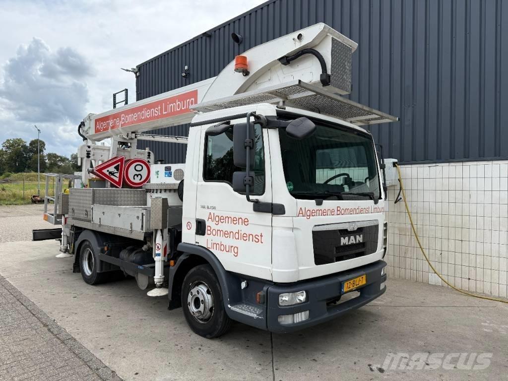 Palfinger P 300 KS Truck mounted platforms
