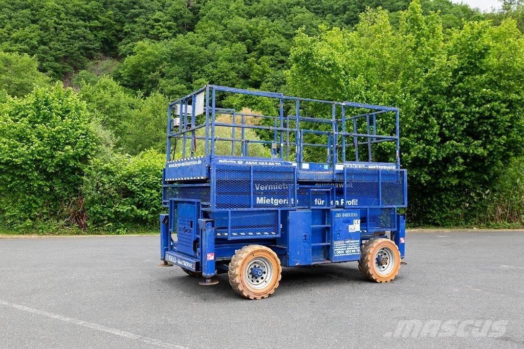 SkyJack 8841 RT Scissor lifts