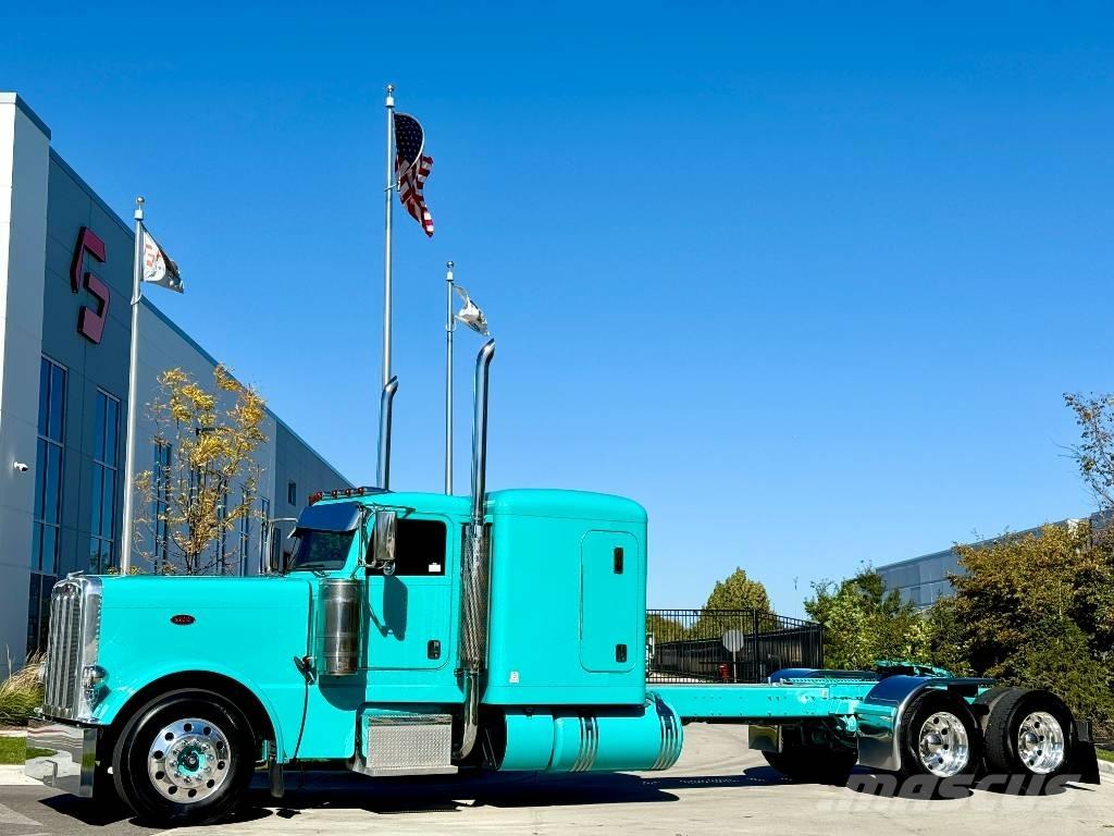 Peterbilt 389 Prime Movers