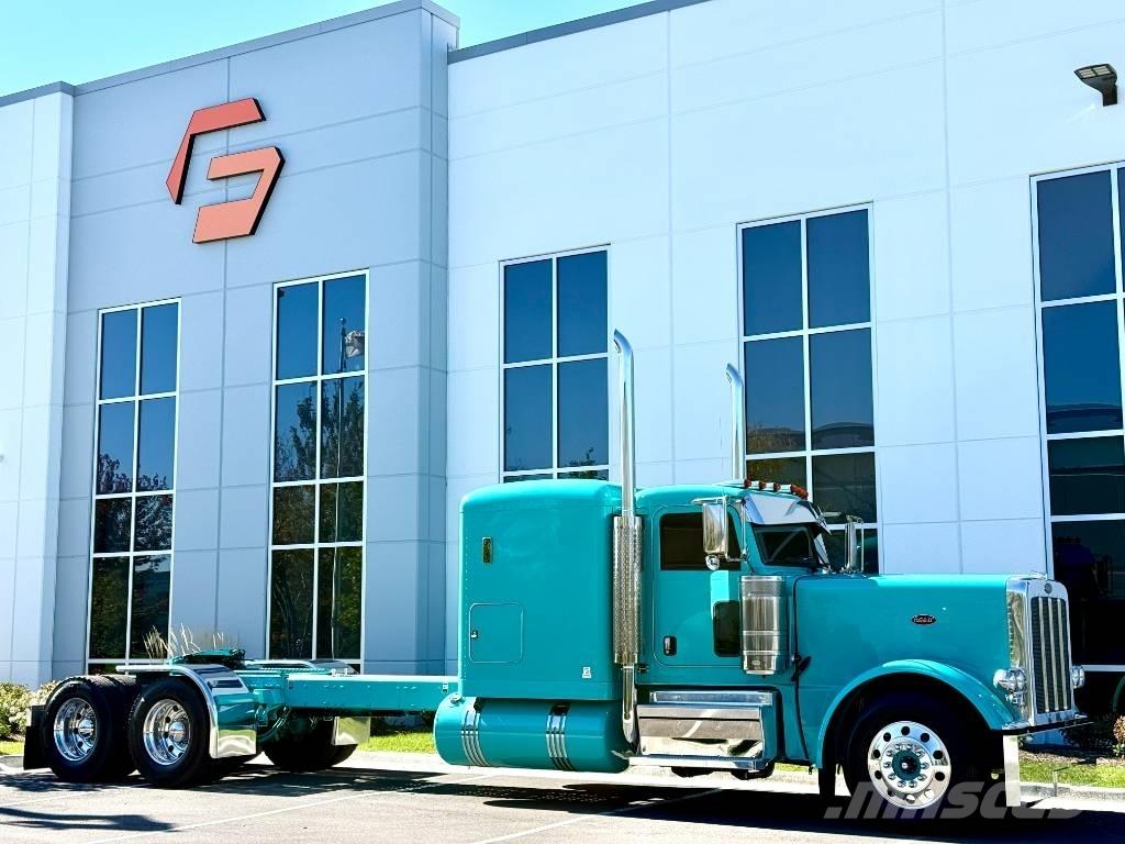 Peterbilt 389 Prime Movers