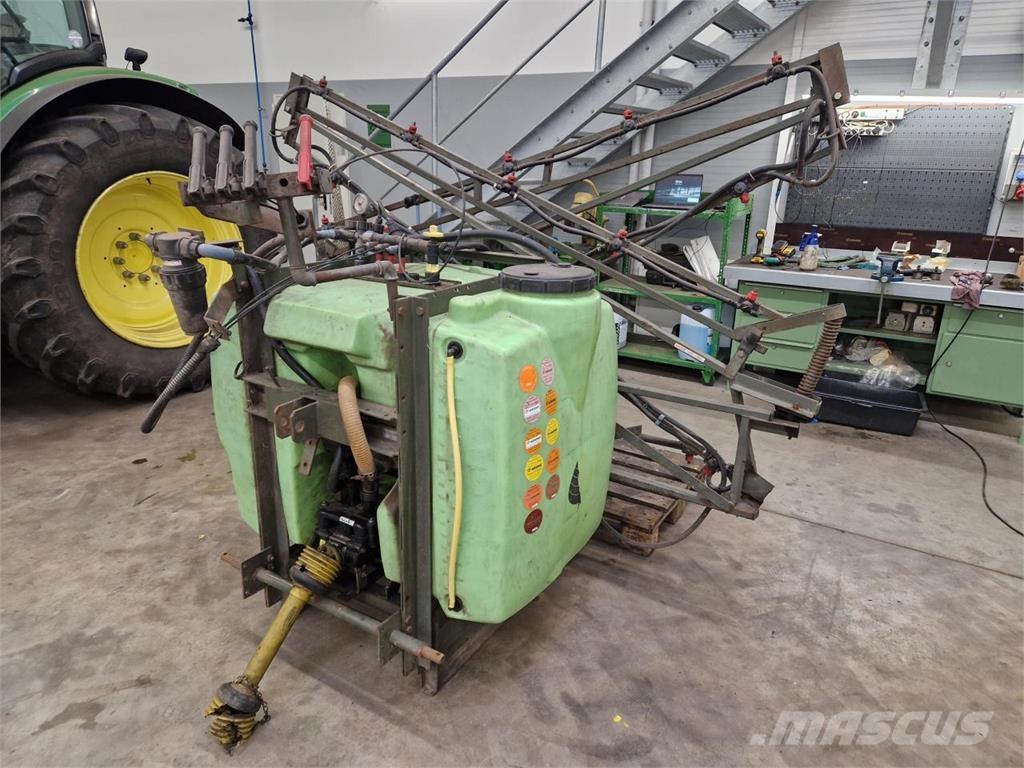 Tecnoma 800 Liter Trailed sprayers