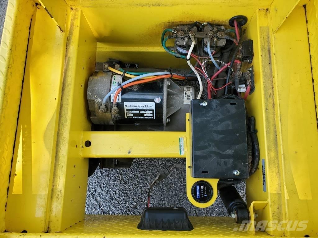 Cushman Minute Miser Tow truck