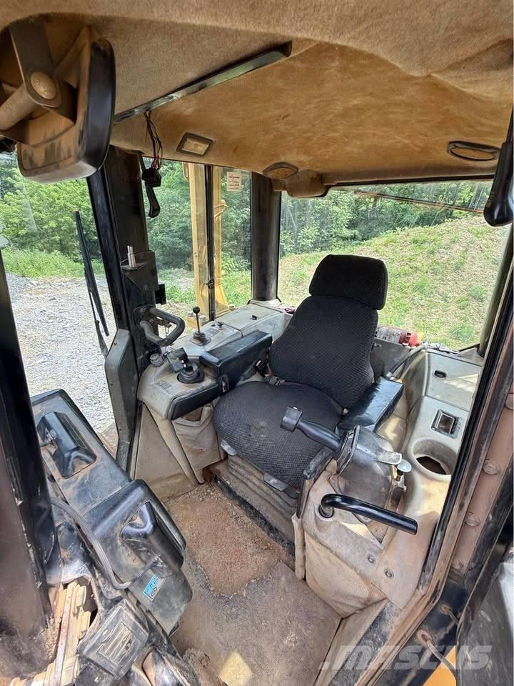 CAT D 6 N XL Crawler dozers