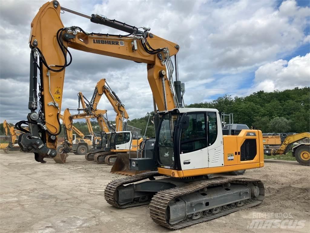 Liebherr R924 Crawler excavators