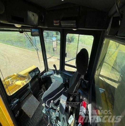 Bomag BC772EB-2 Single drum rollers