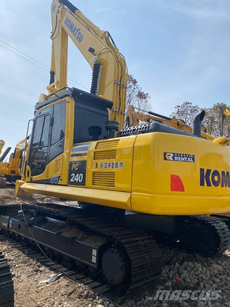 Komatsu 240LC-8 Crawler excavators