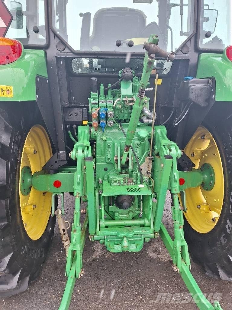 John Deere 5100 R Tractors