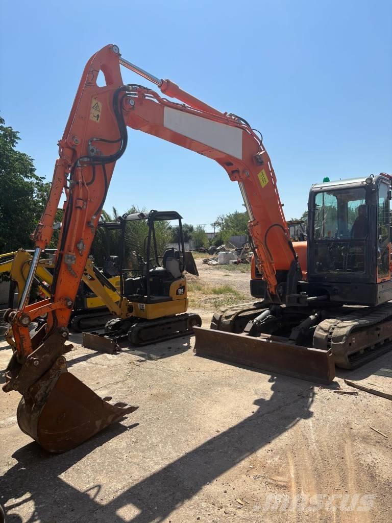 Doosan DX 80 R Mini excavators  7t - 12t
