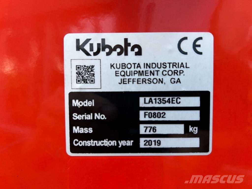 Kubota M 8540 Tractors