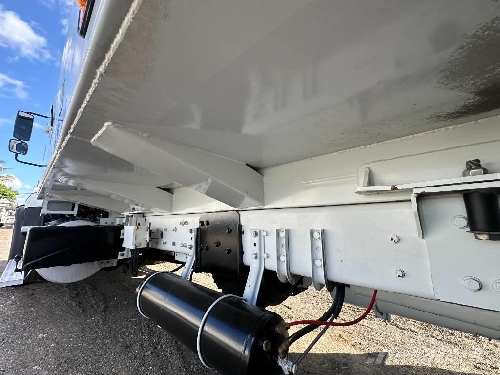 Freightliner 114 SD Waste trucks