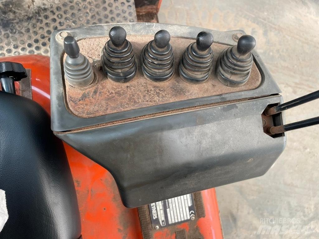 Nissan 25 Diesel trucks