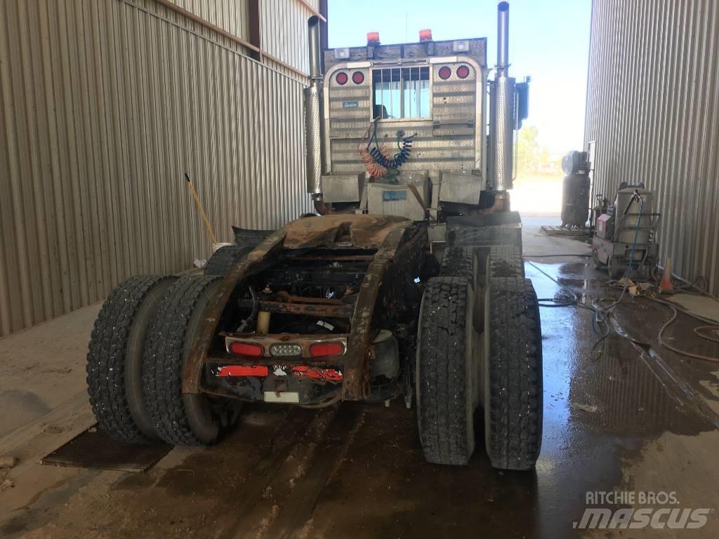 Peterbilt 378 Welding tractors