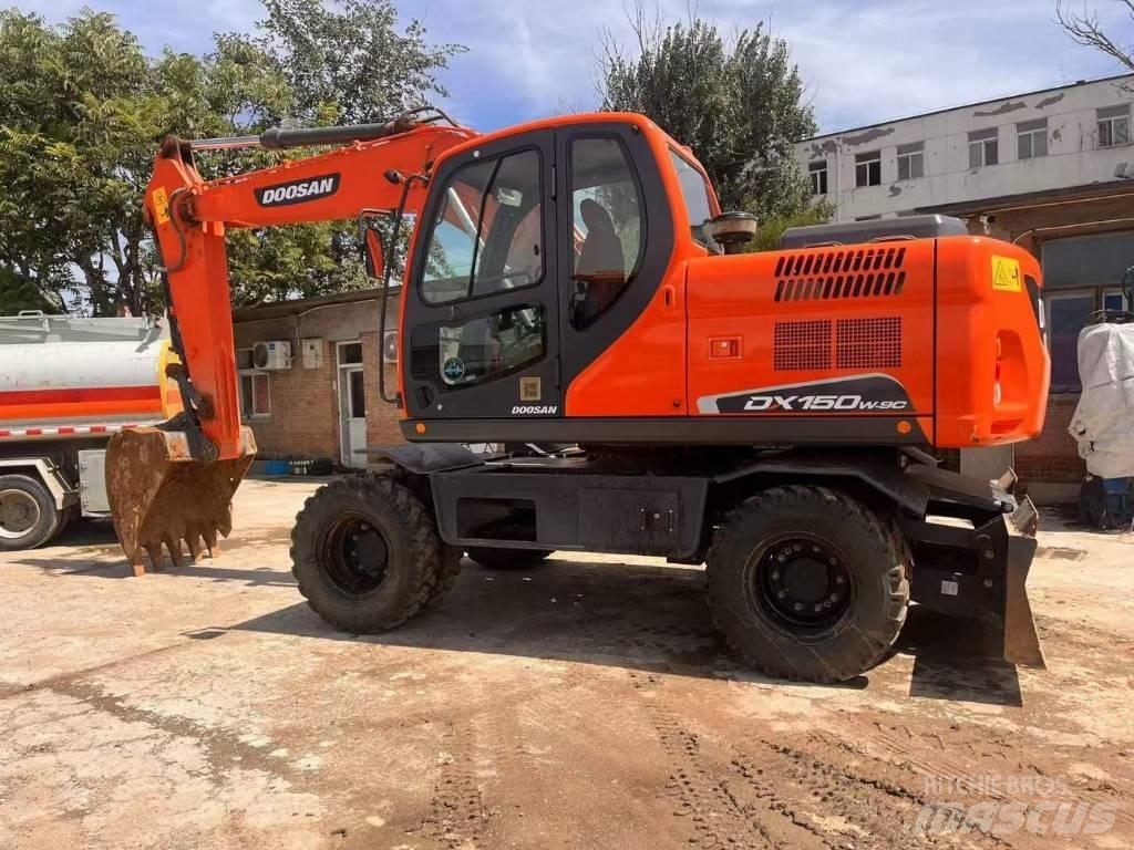 Doosan DH150W Wheeled excavators
