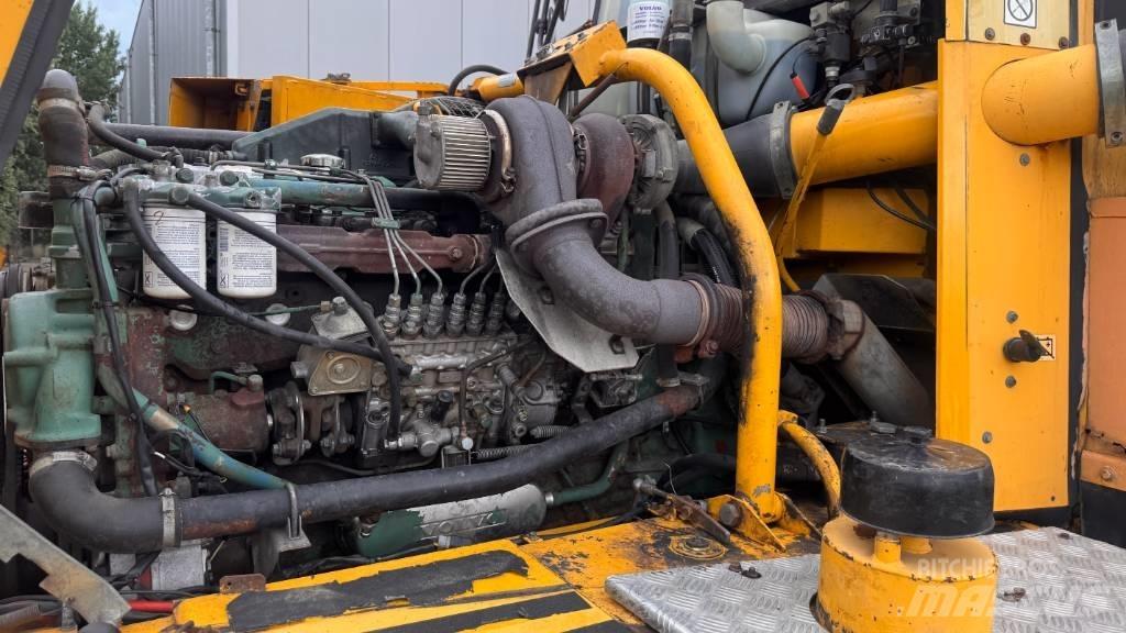 Volvo A 25 C Articulated Haulers