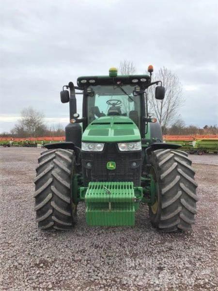 John Deere 8320 R Tractors