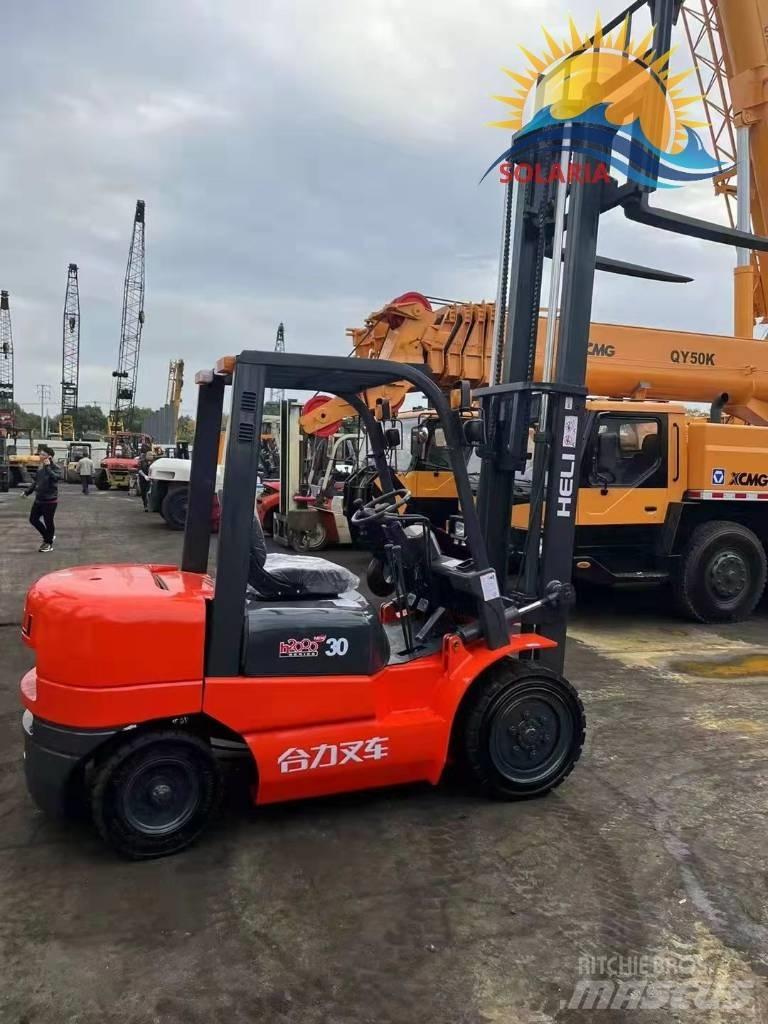 Heli CPCD 30 Diesel trucks