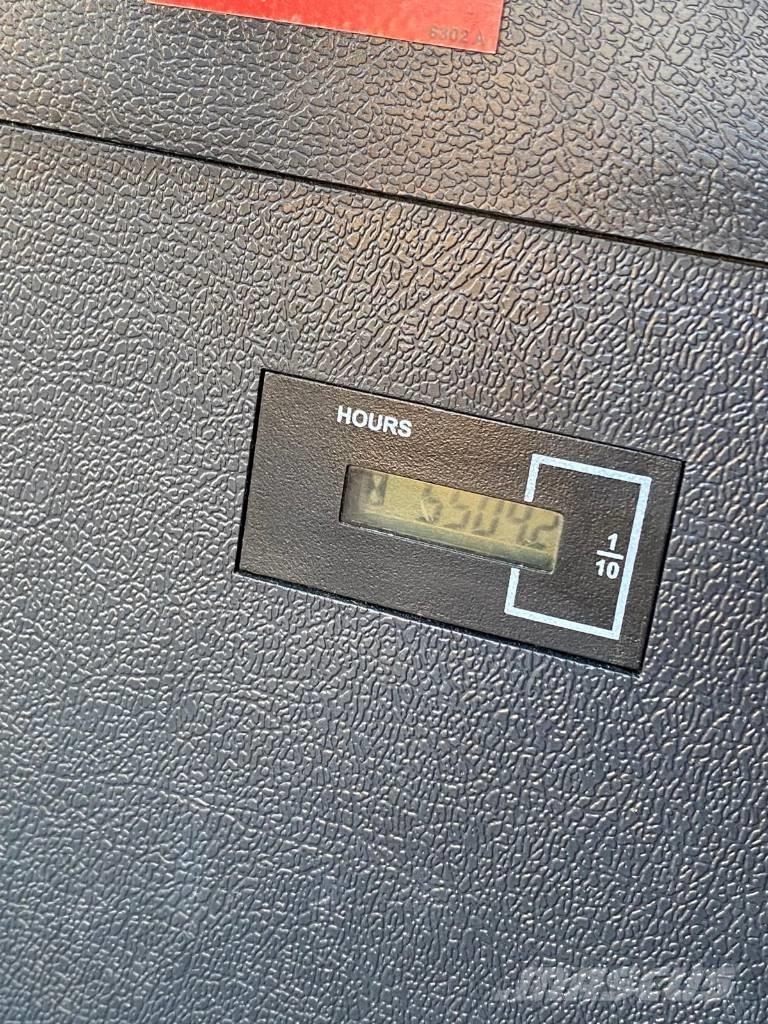 Hyundai HW 180 Wheeled excavators