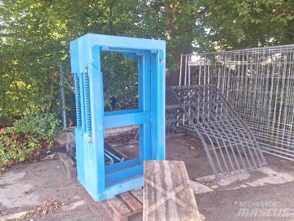 Fuchs MHL 434 Waste / industry handlers