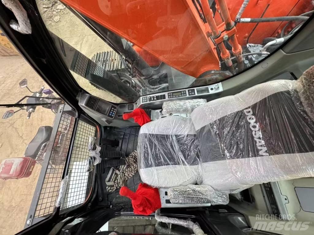 Doosan DX 300 Crawler excavators