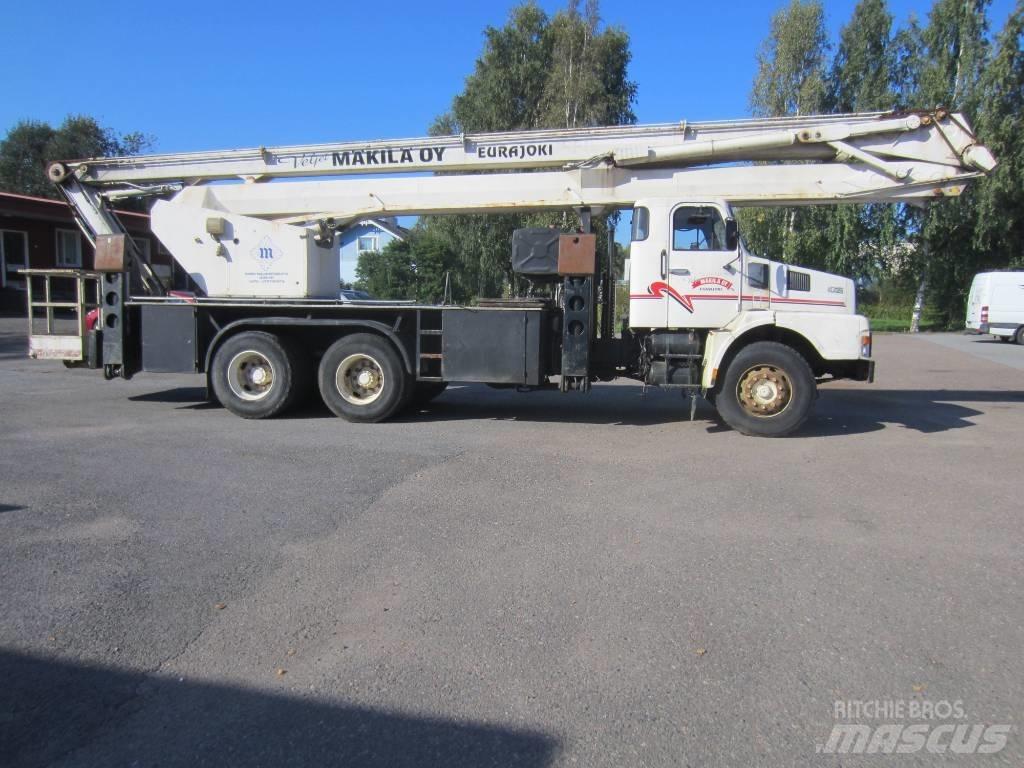 Volvo N 7 6X2 4600 Truck mounted cranes