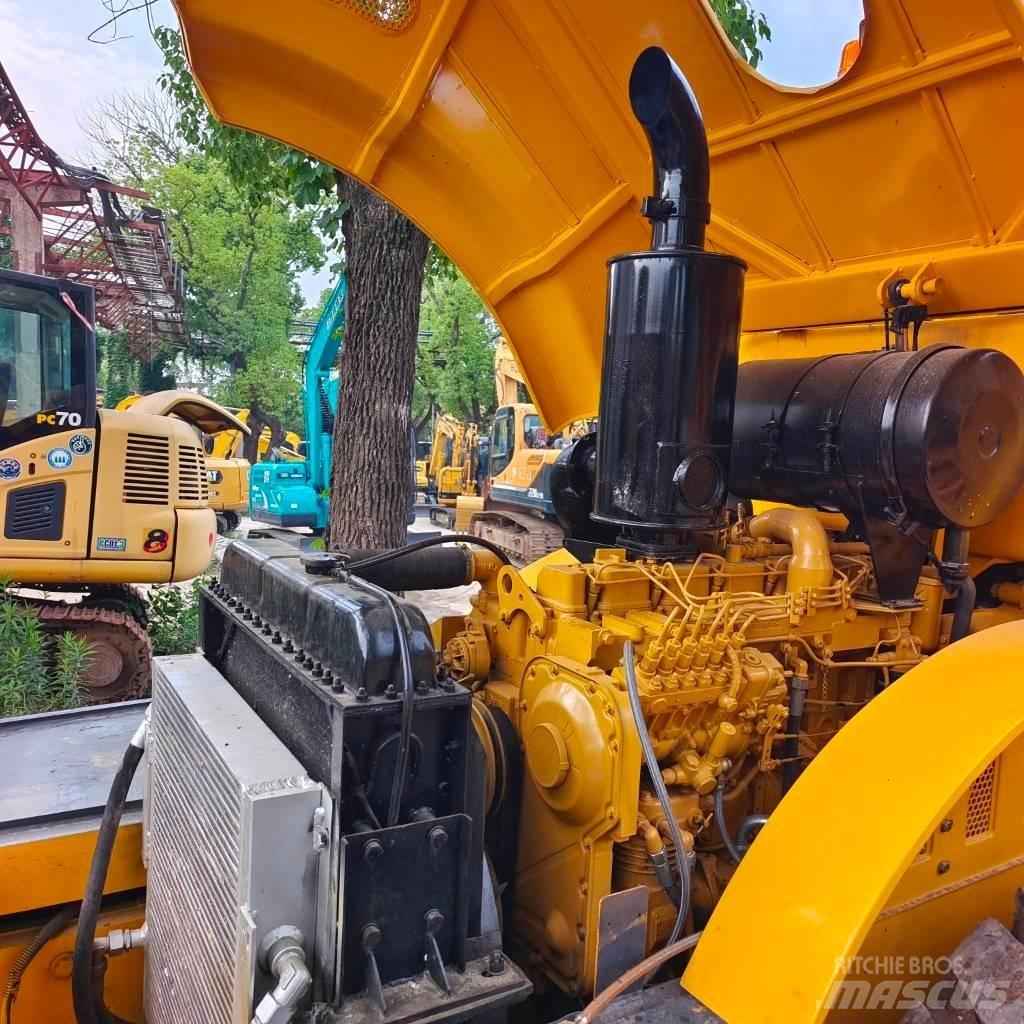 XCMG XS 223 J Single drum rollers