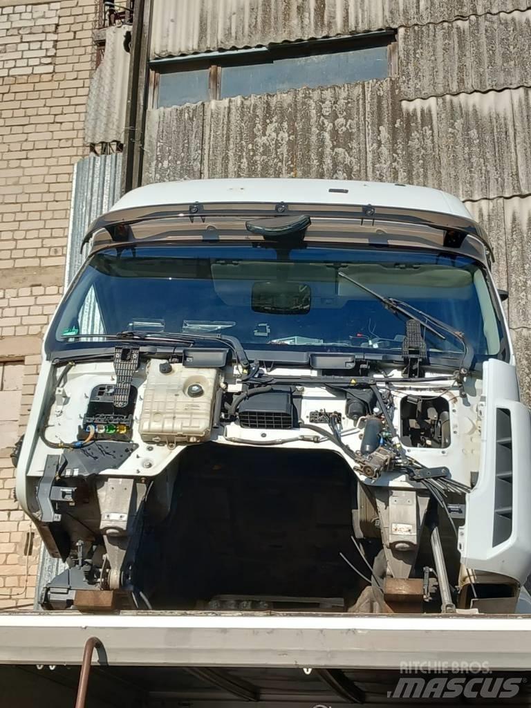 Renault Premium 460 Cabins and interior