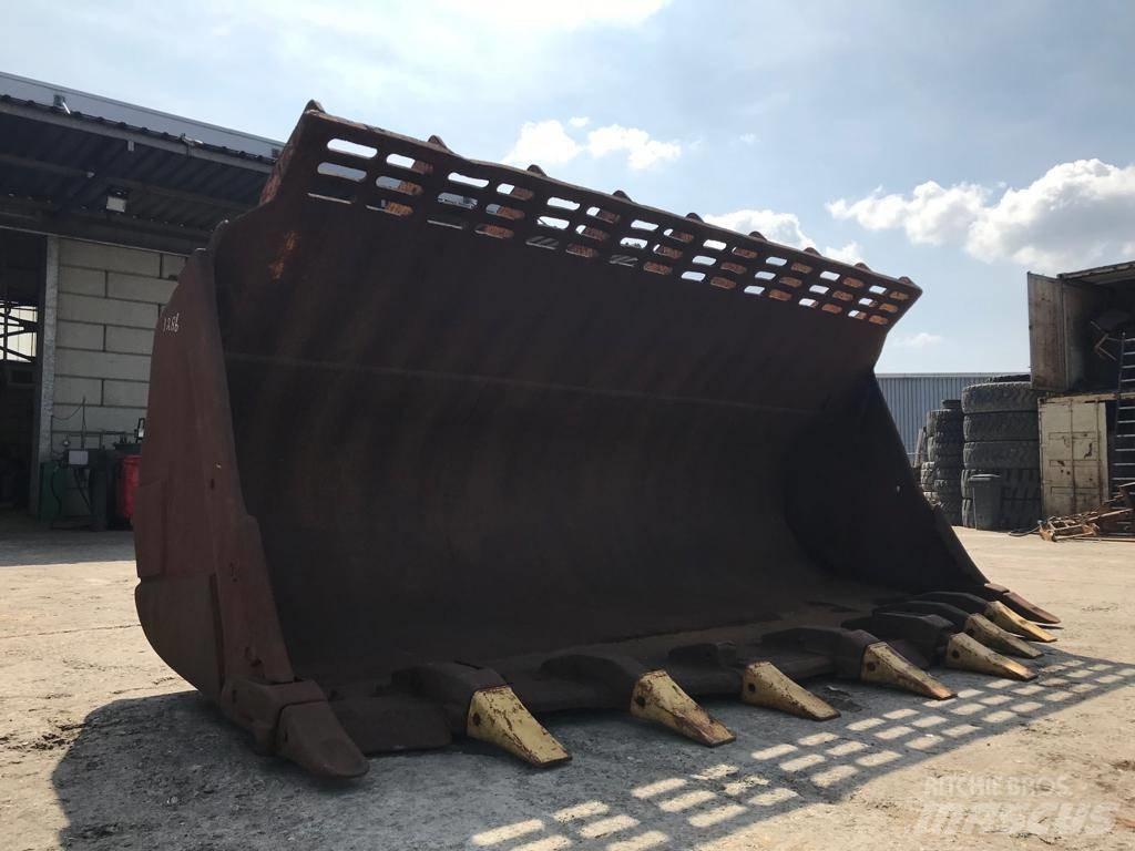 CAT 992D Buckets