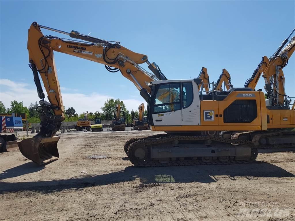 Liebherr R930 Crawler excavators