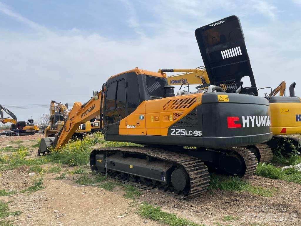 Hyundai 220LC-9S Crawler excavators
