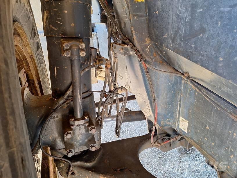 Komatsu HD605-7EO Rigid dump trucks