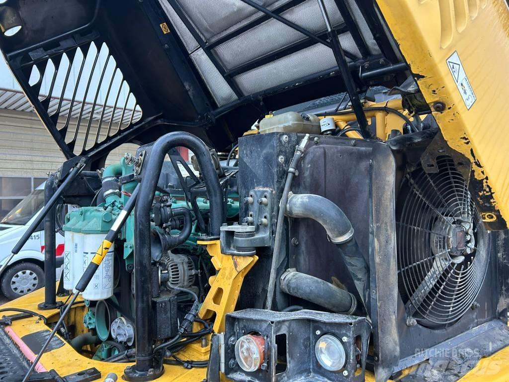 Volvo A 25 D Articulated Haulers