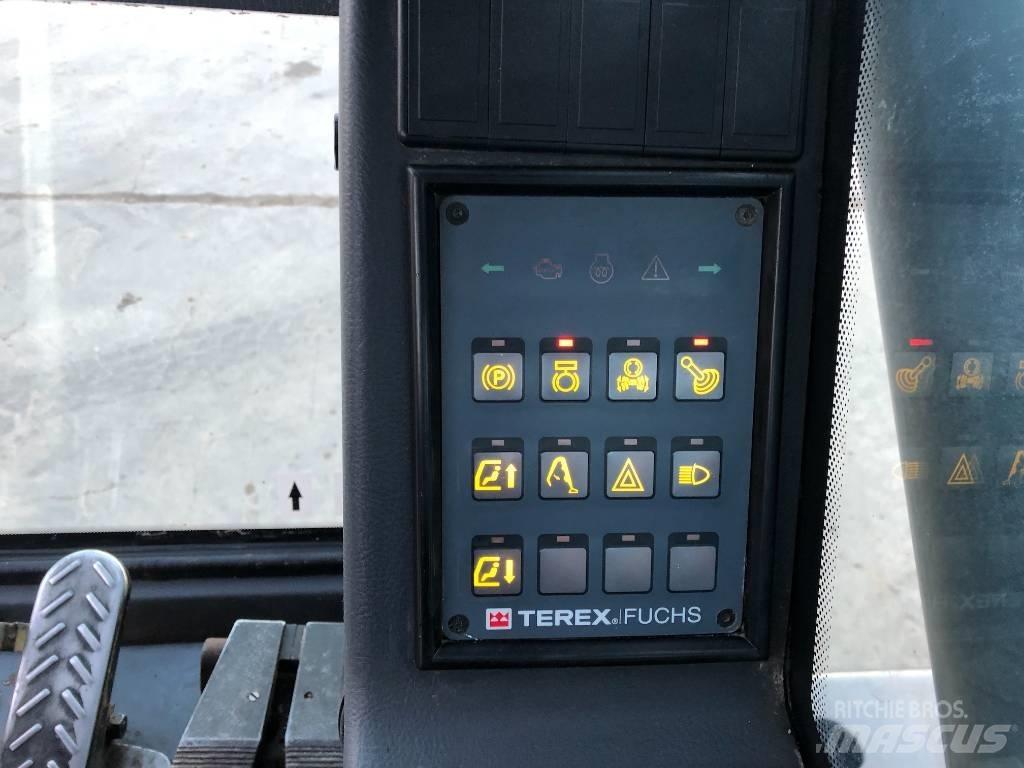 Fuchs MHL 331 Waste / industry handlers