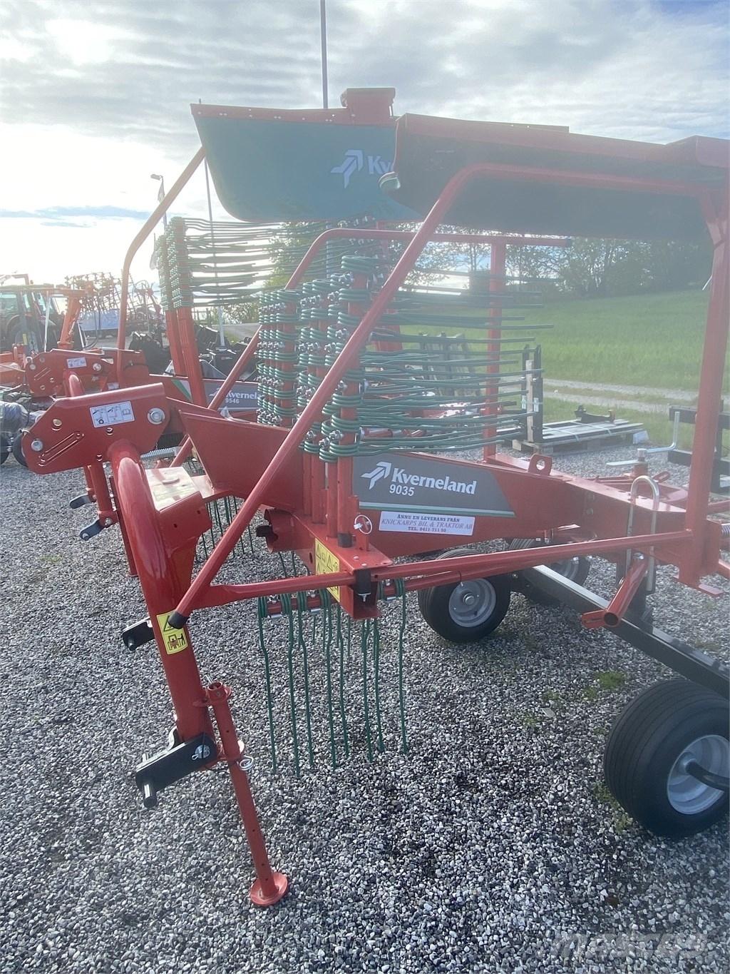 Kverneland 9035 Windrowers