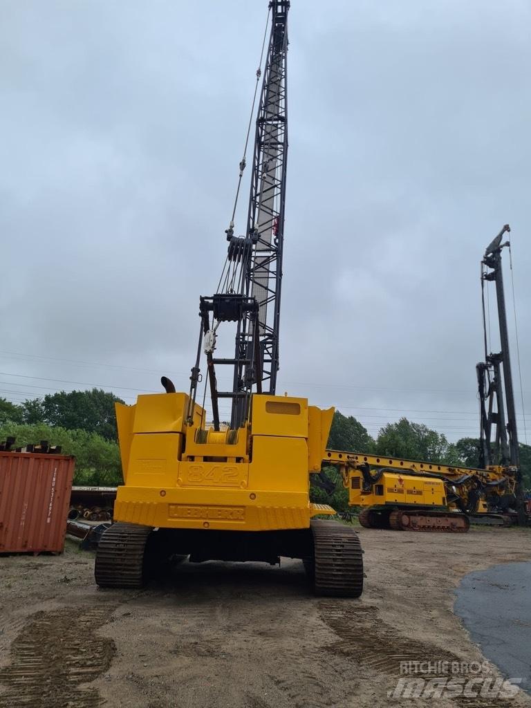 Liebherr HS 842 HD Track mounted cranes