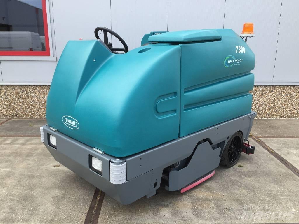 Tennant 7300 Sweepers