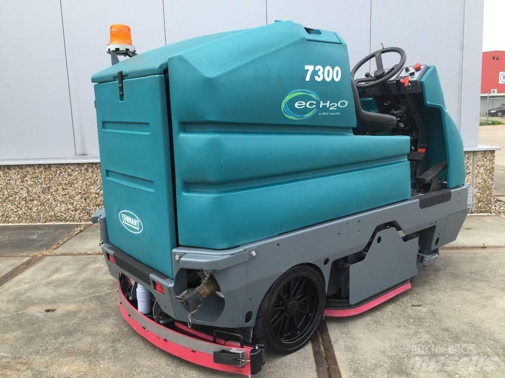 Tennant 7300 Sweepers