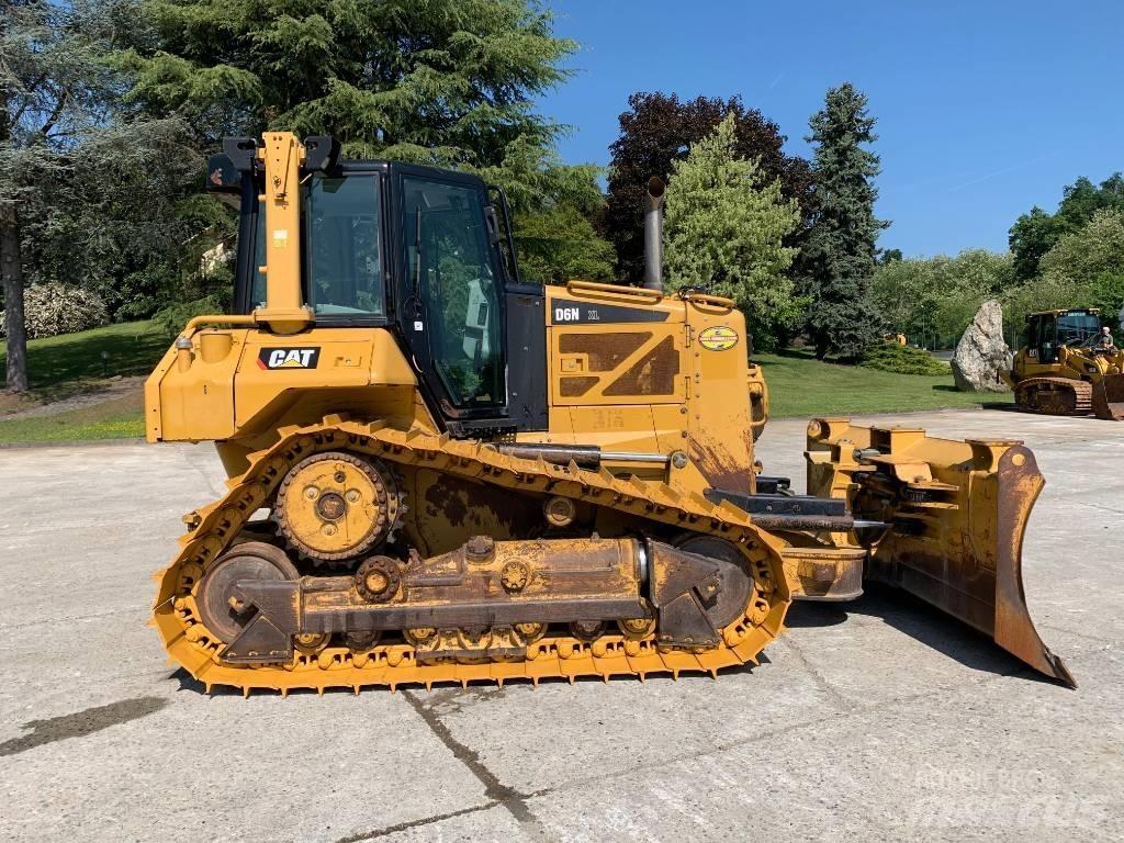 CAT D 6 N XL Crawler dozers