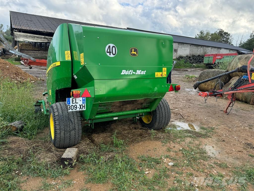 John Deere F441M Round balers