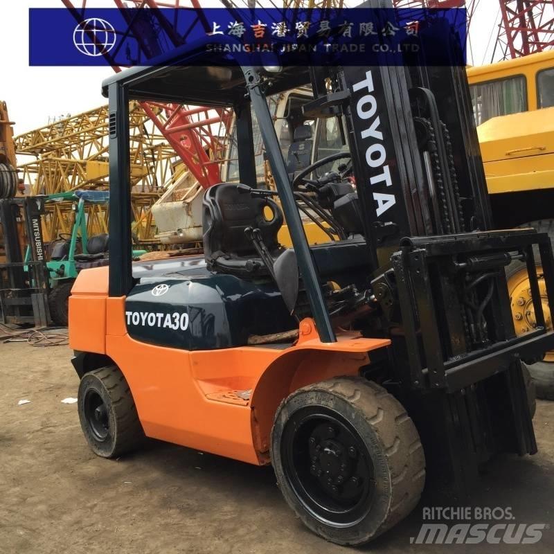 Toyota 7F Diesel trucks